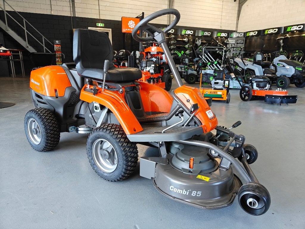 Nieuwe Husqvarna R112c knikbesturing zitmaaier frontmaaier, Tuin en Terras, Zitmaaiers, Nieuw, Ophalen of Verzenden, Mulchfunctie