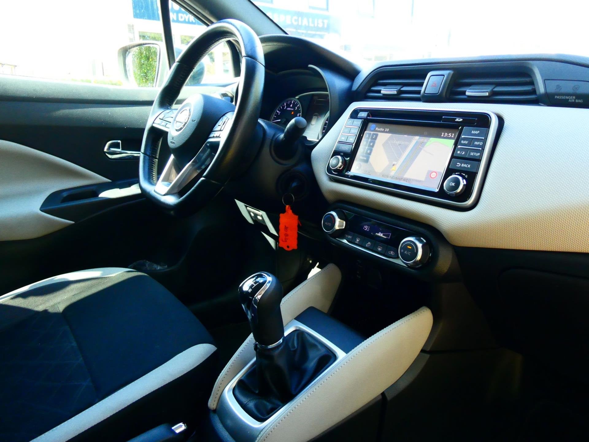 Nissan Micra 0.9 IG-T N-Connecta 5-deurs Clima Navi PDC 1e e, Voorwielaandrijving, 898 cc, Stof, Euro 6