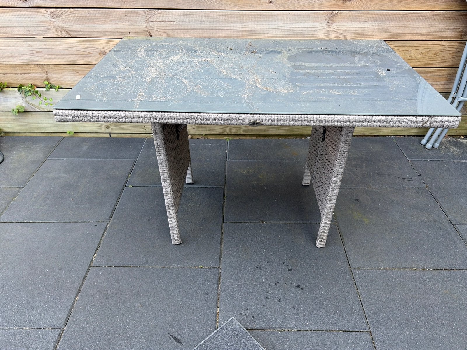 Tafel met glasplaat - gratis af te halen in Arnhem, Ophalen, Gebruikt, Rechthoekig, Overige materialen
