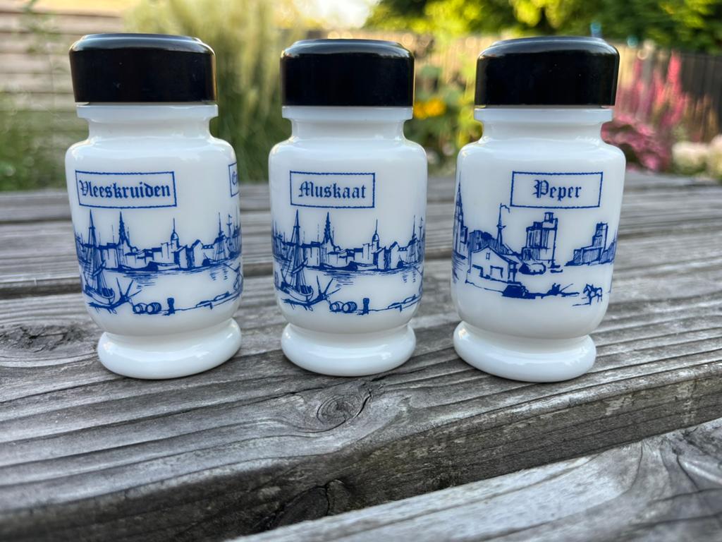 Vintage opaline kruidenpotjes set van 3, Ophalen of Verzenden, Voorraadpot, Wit, Glas