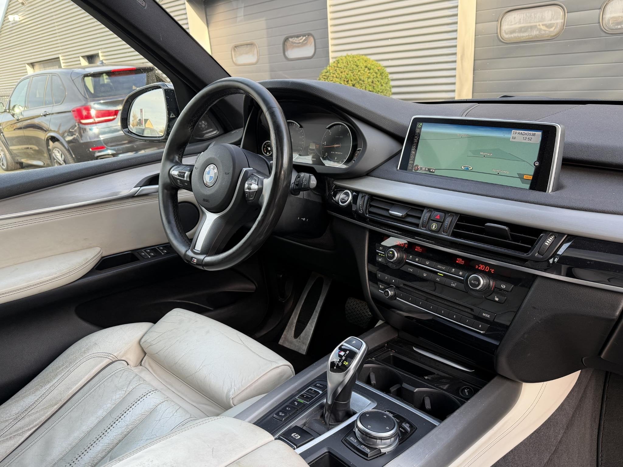 BMW X5 M50d | Panoramadak | Head-Up Display | Camera | Harmo, Auto's, BMW, Automaat, 15 km/l, 2993 cc, Automatische klimaatregeling