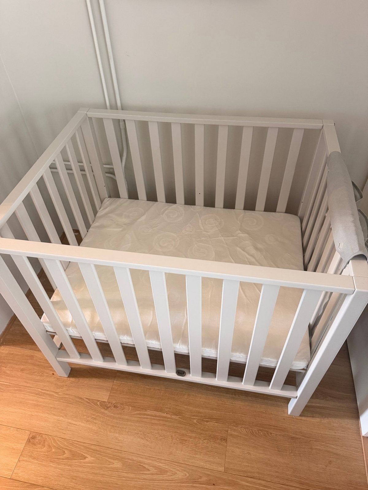 Box met matras en organizer - zo goed als nieuw, Kinderen en Baby's, Boxen, Ophalen, Zo goed als nieuw, Vierkant