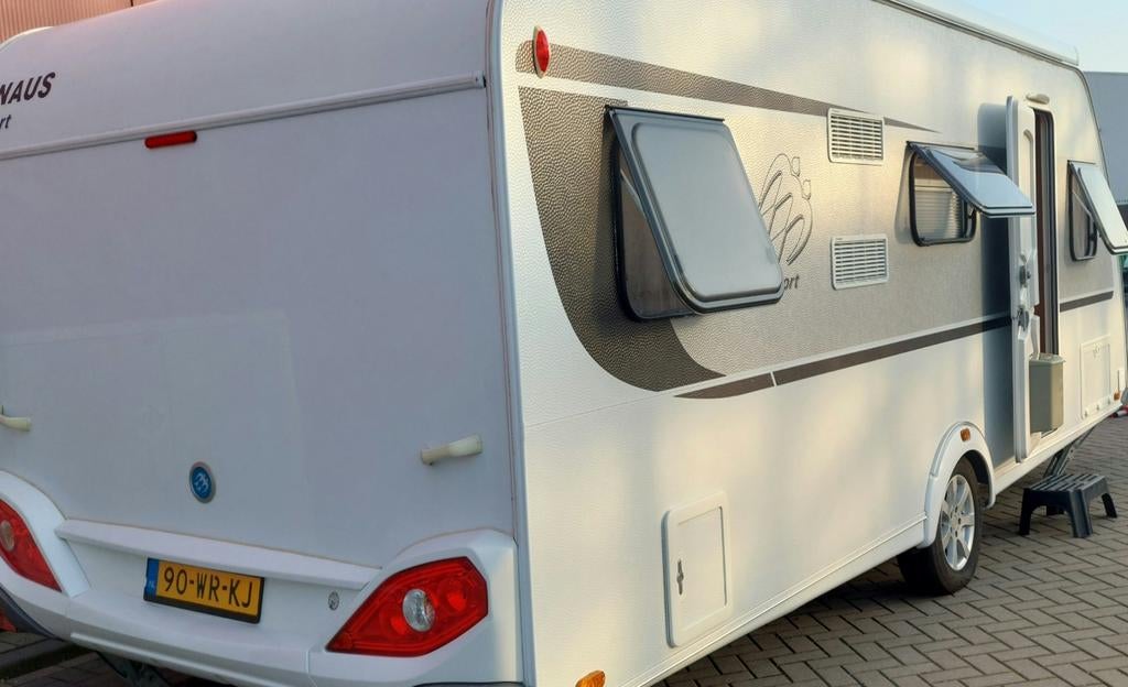 Knaus Sport caravan 580, Vast bed, Rondzit, Schokbreker, Particulier