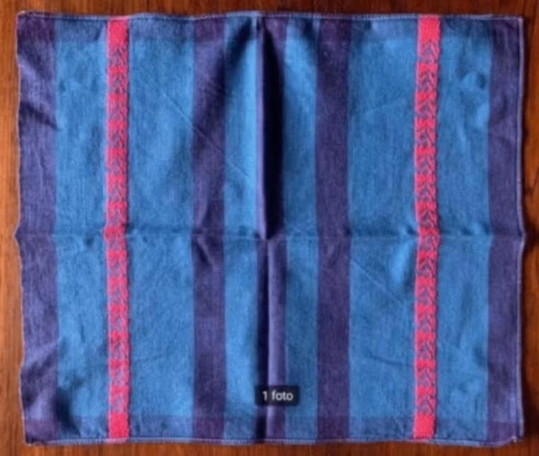Blauw stoffen servet, kleedje, placemat rood-roze details, Ophalen of Verzenden, Zo goed als nieuw, Blauw