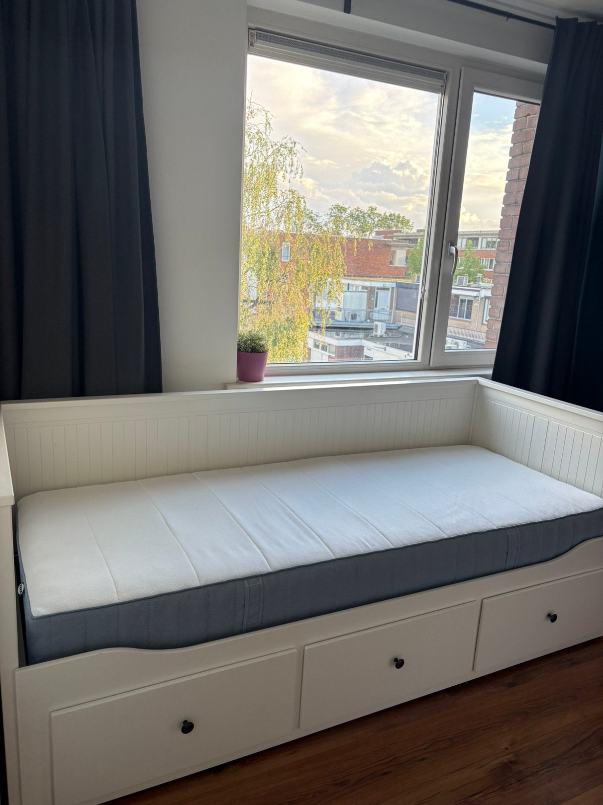 Ikea Hemnes Bedbank, met Vesteröy matras, Huis en Inrichting, Slaapkamer | Bedden, Ophalen, Gebruikt, Eenpersoons, 80 cm