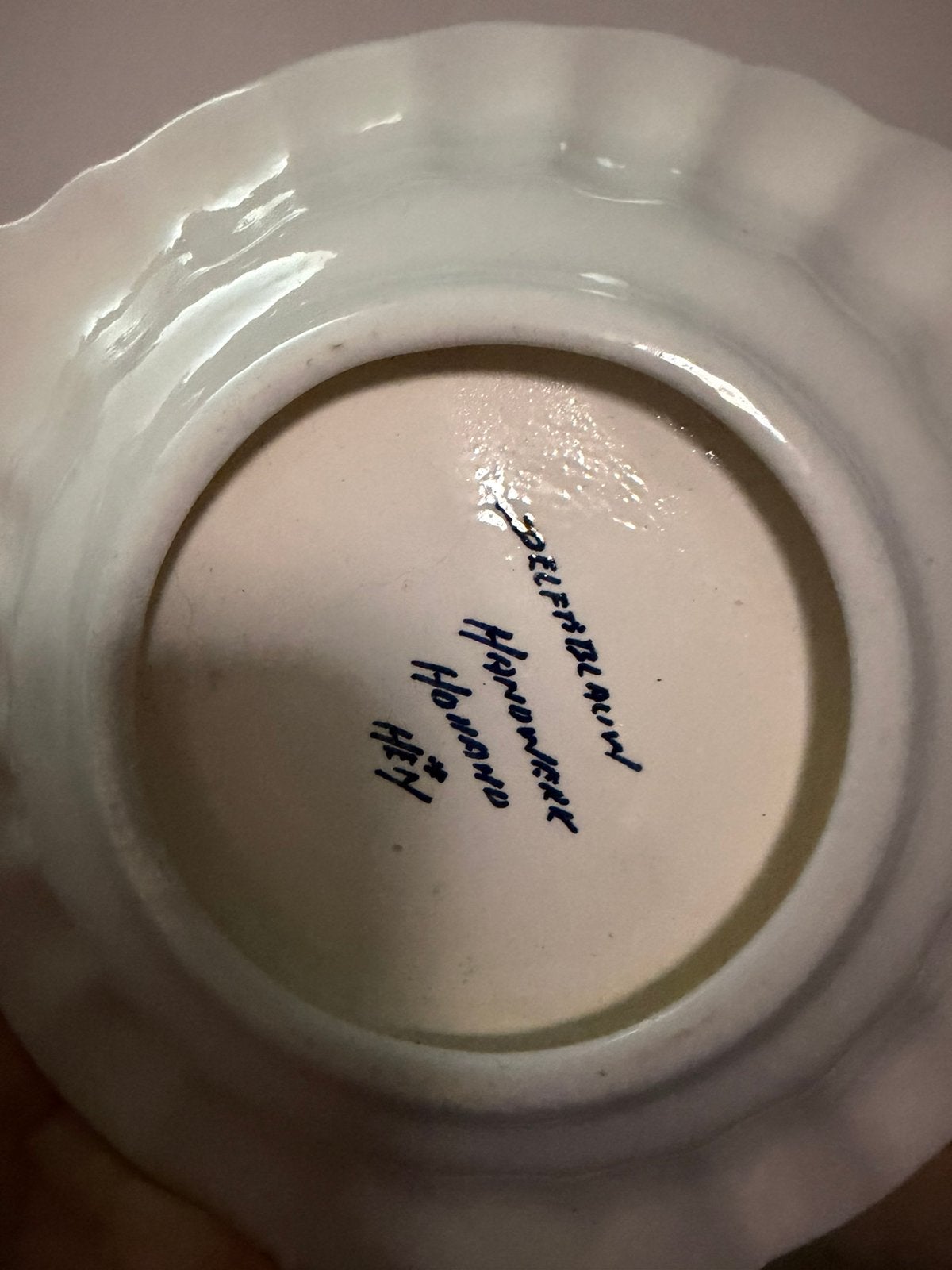 Delftsblauwe asbak, Ophalen