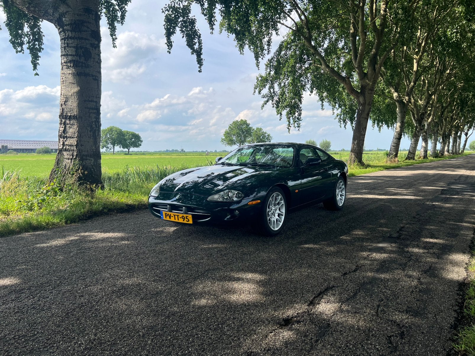 Jaguar XK 4.0 Coupe 1996 Groen, Achterwielaandrijving, 4000 cc, Particulier, 93 €/maand