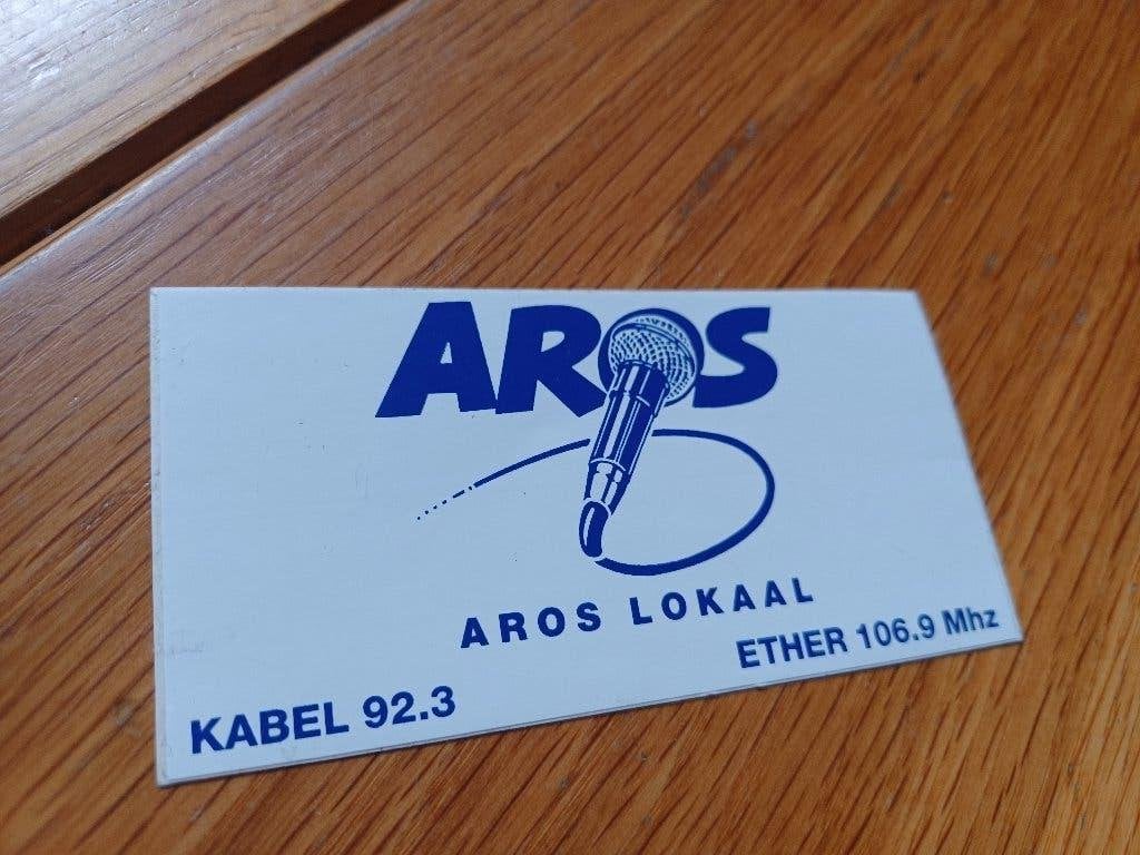 Sticker AROS (Algemene Radio Omroep 's-Graveland) - nieuw, Ophalen of Verzenden, Nieuw, Film, Tv of Omroep