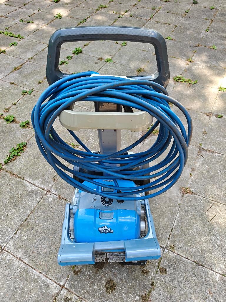 Dolphin M400 zwembadrobot | -44%, Ophalen, Zo goed als nieuw, Reinigingsmiddel