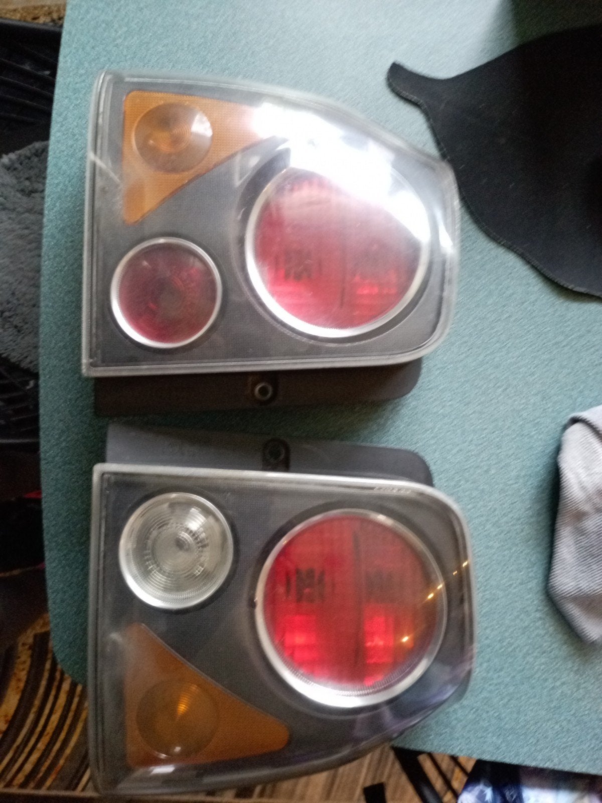 Achterlampen van seat Arosa, Ophalen, Seat