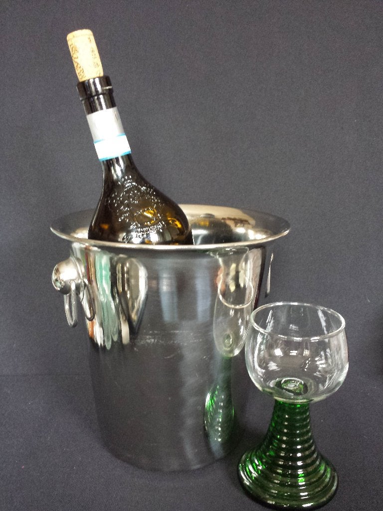 Wijnkoeler / IJsemmer / Champagne Koeler ~ 22 cm hoog, Huis en Inrichting, Keuken | Keukenbenodigdheden, Flessenkoeler, Zilver