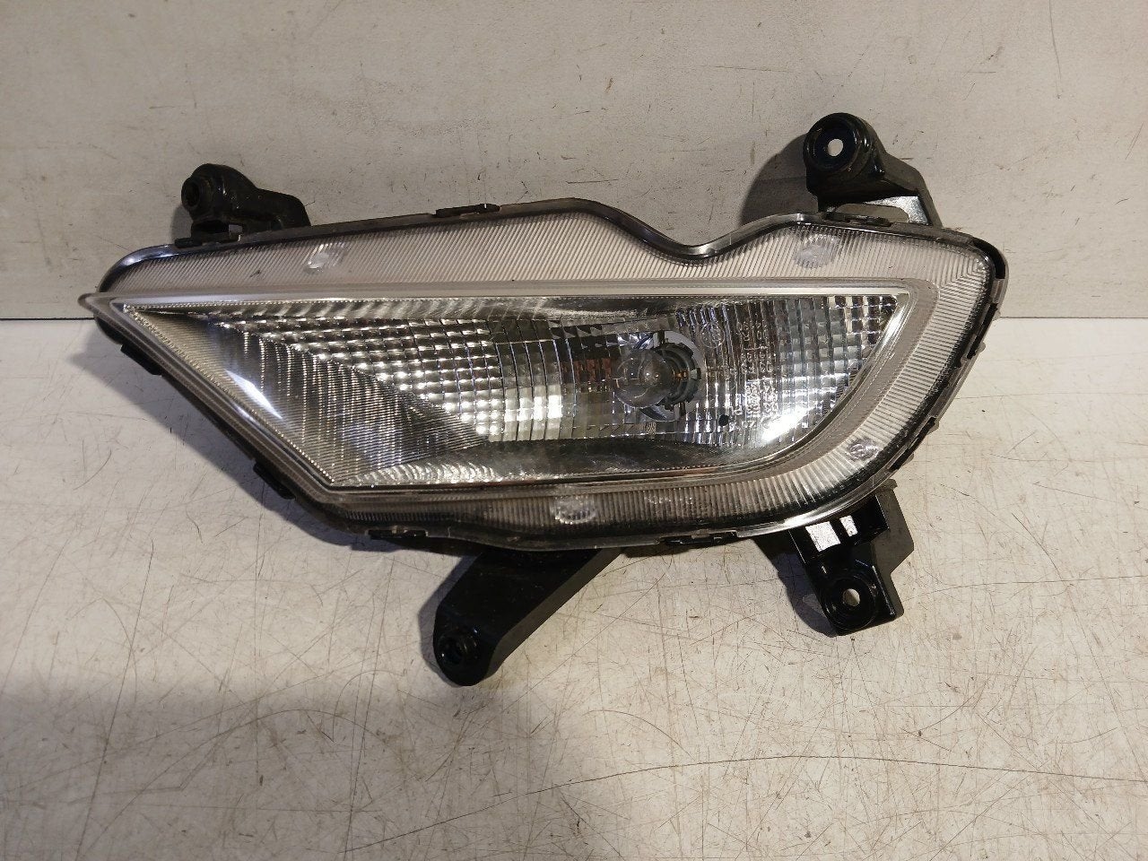 Mistlamp rechts Hyundai i20, Onderdelen@venauto.nl, Van der Ven Autorecycling B.V., Gebruikt, Ettenseweg 76, 4706 PB Roosendaal, The Netherlands