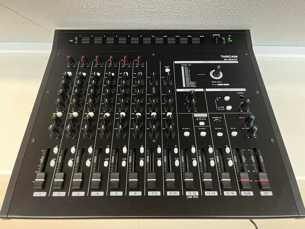 Tascam M-164UF 16-kanaals USB Audio Mixer, Muziek en Instrumenten, Ophalen of Verzenden, Zo goed als nieuw, 10 tot 20 kanalen