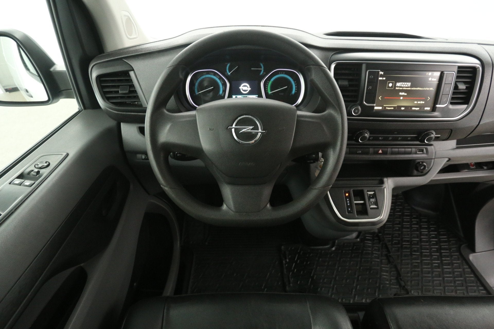 Opel Vivaro-e 75 kWh L2H1 | Snelladen | SOH 88% | Airco | 3, Automaat, 136 pk, Gebruikt, Wit