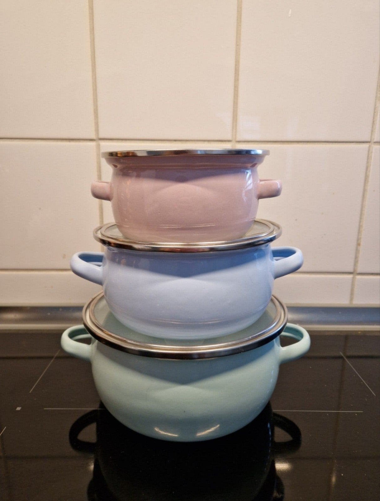 Pannenset 3-delig pastelkleuren met deksels, Gebruikt, Pannenset, Ophalen of Verzenden, Met deksel