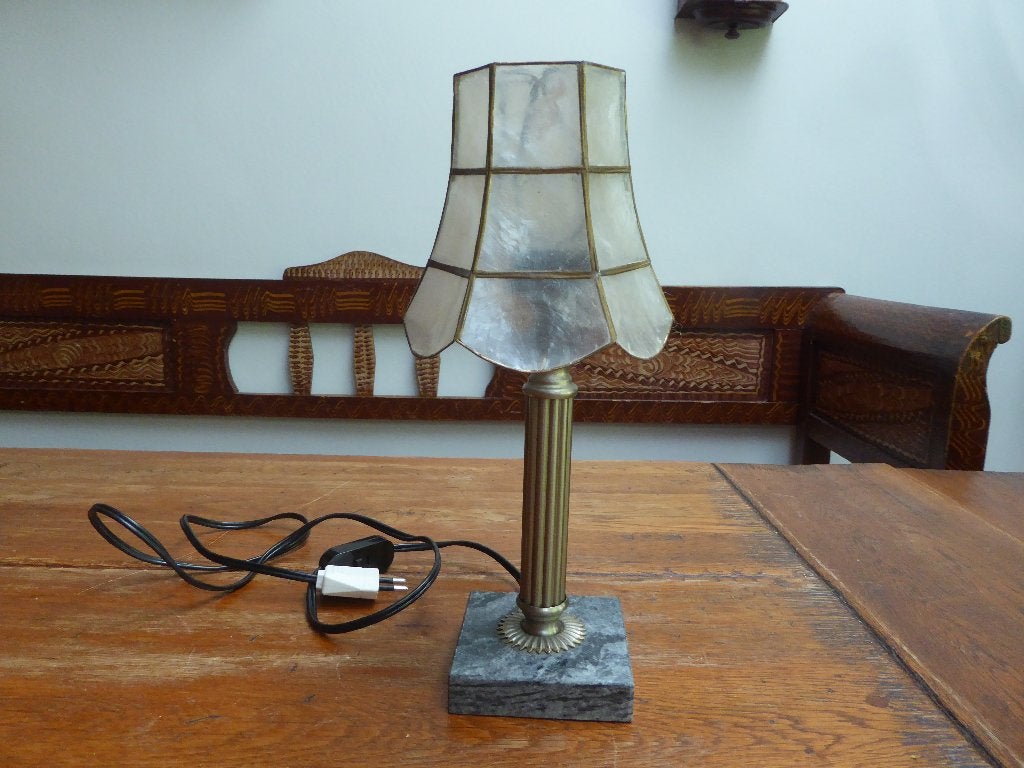 Vintage lampje met kapje van Capiz schelpen
