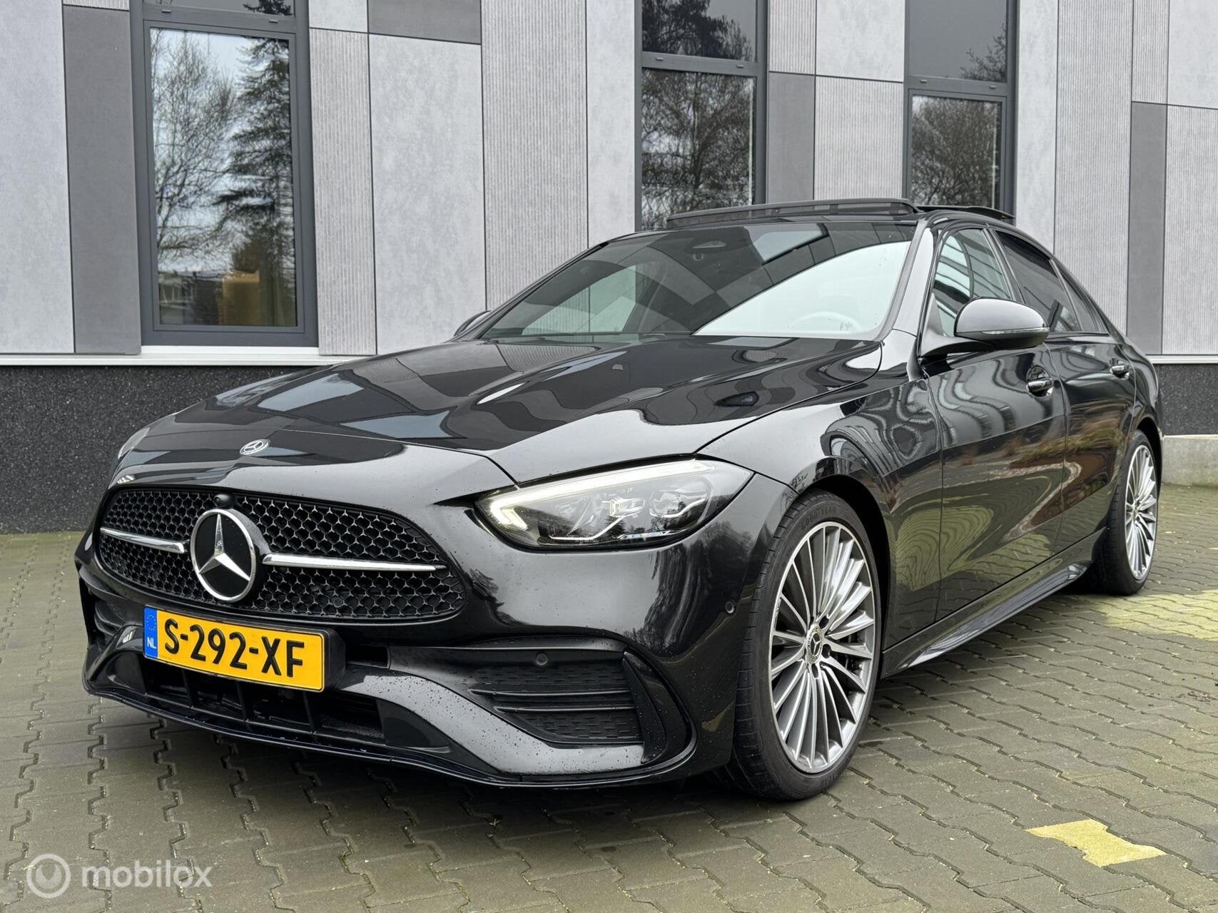 Mercedes C-klasse 180 AMG Line Camera|Night|Pano|Sfeer|, Auto's, Automaat, Euro 6, 4 cilinders, Zwart