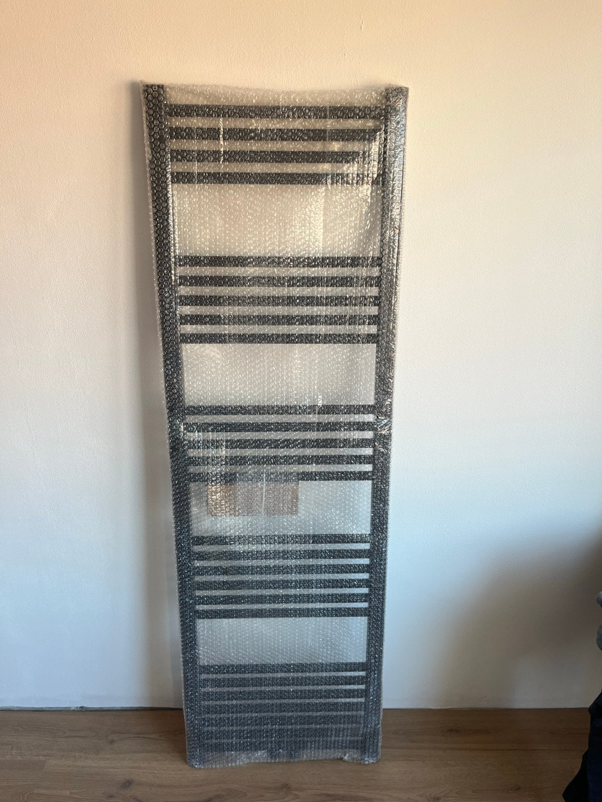 Belrad Handdoekradiator Zwart Mat 1600x500 Middenaansluiting, Radiator, Nieuw, Minder dan 60 cm, Ophalen of Verzenden