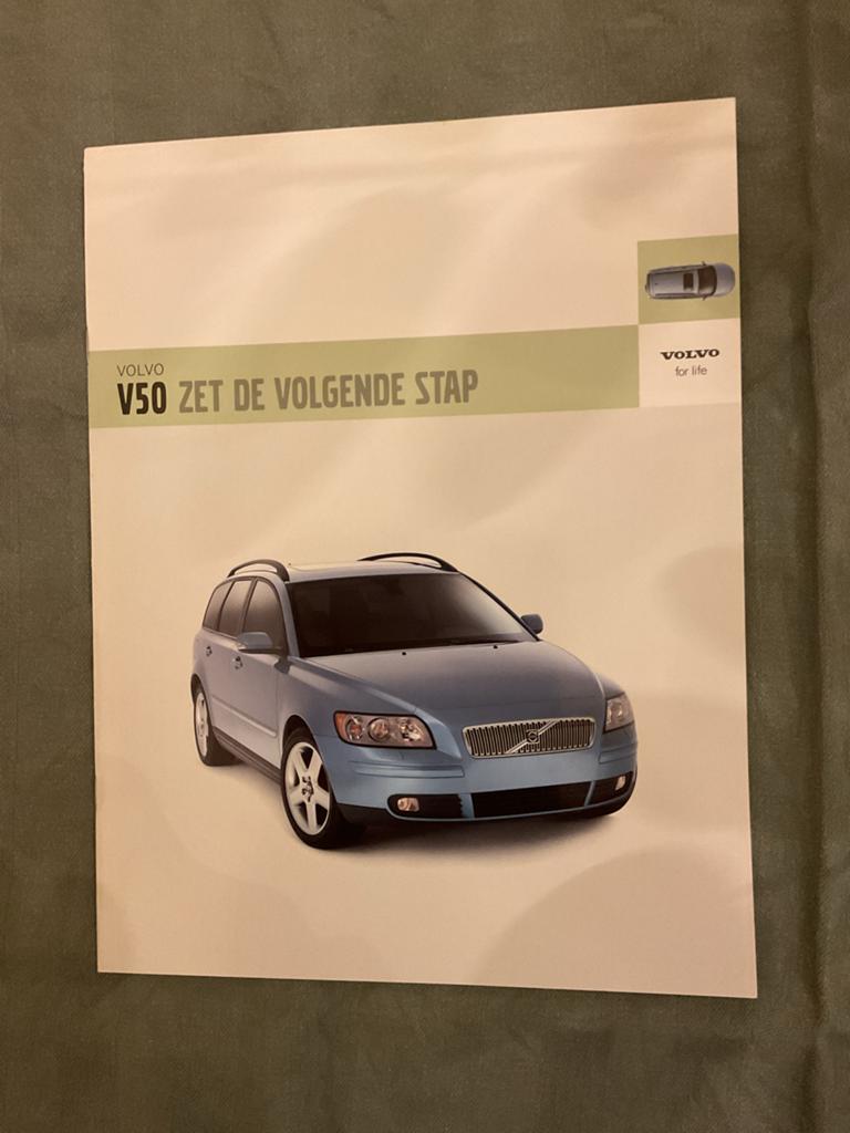 Volvo V50 brochure in nieuwstaat met specificaties en kleure, Ophalen of Verzenden, Nieuw, Volvo