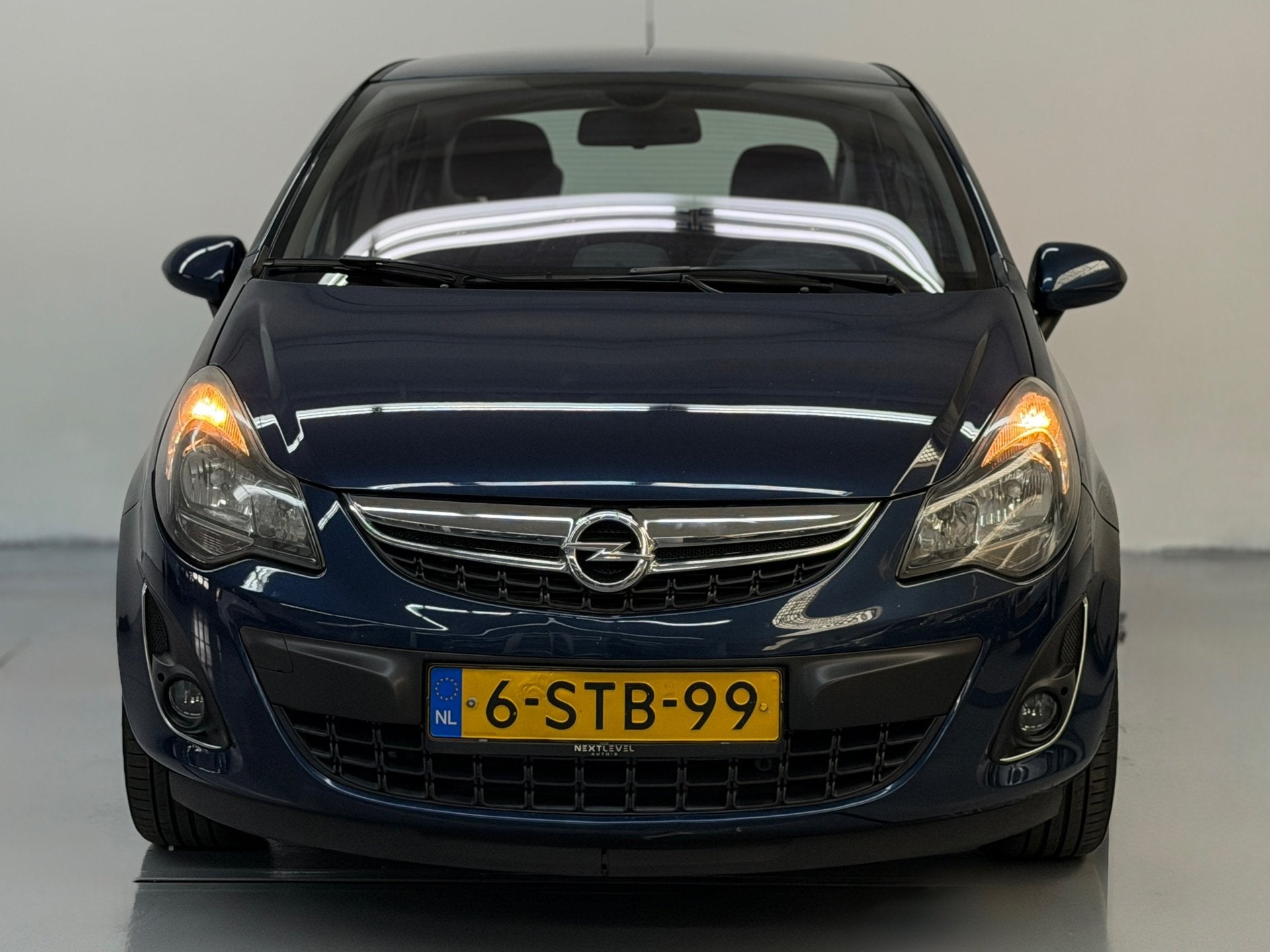 Foto 17 van Opel Corsa 1.4-16V Cosmo Navi Cruise NL Auto