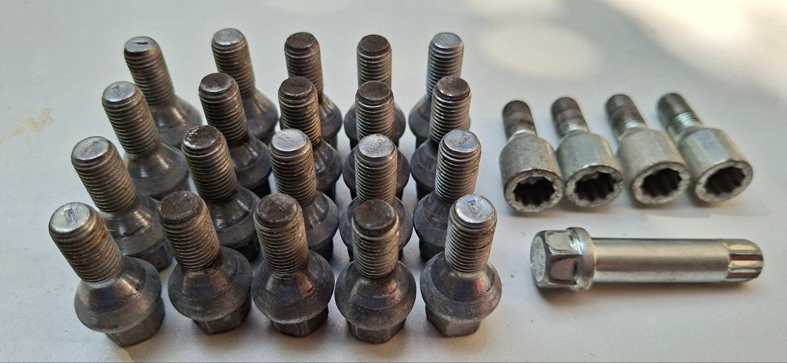 Slotbouten set - Wielbouten voor auto's, Ophalen