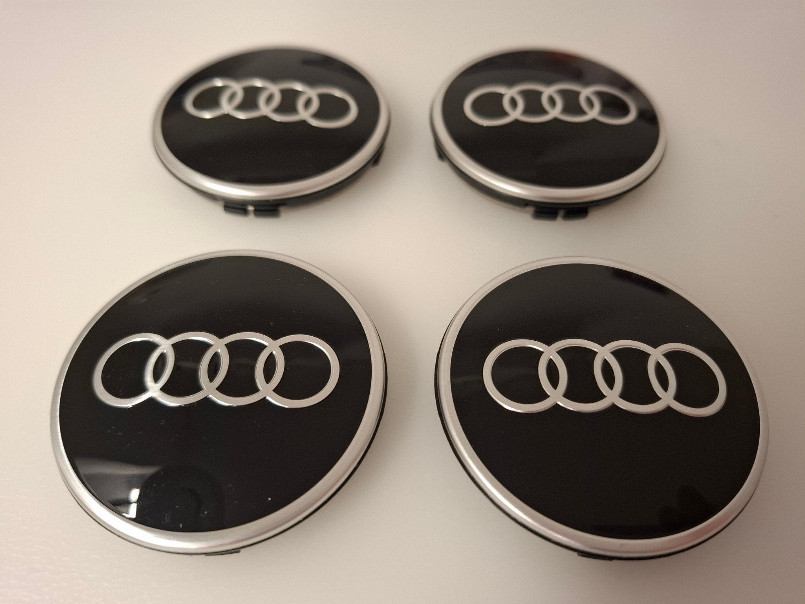 Originele Audi naafdopjes naafkappen hoogglans zwart Nieuw!, Ophalen of Verzenden, Nieuw, Audi