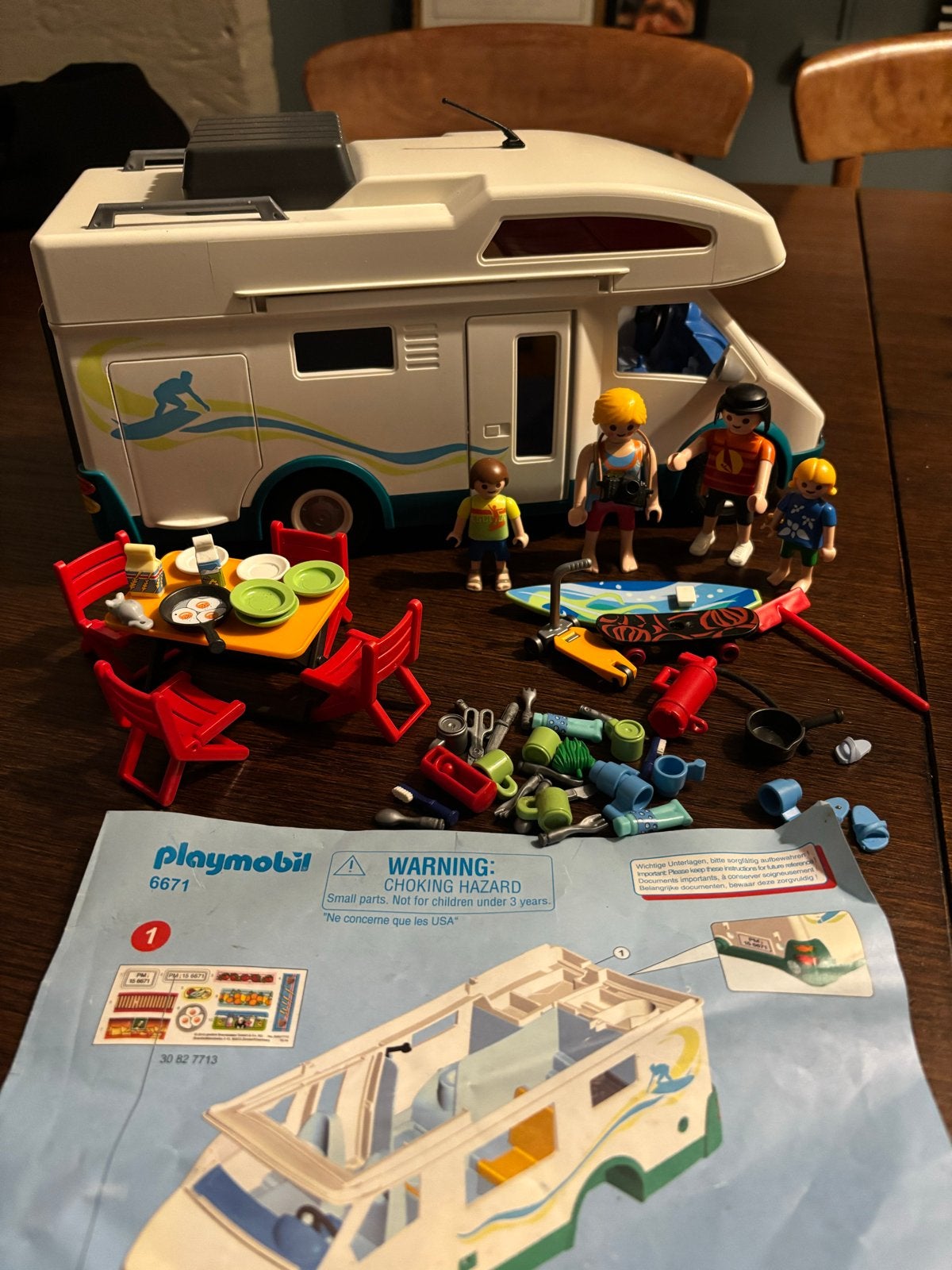 Playmobil Camper 6671 met accessoires en figuren, Ophalen of Verzenden, Zo goed als nieuw, Jongen of Meisje