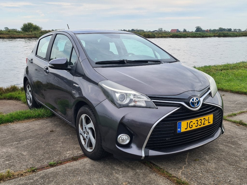 Toyota Yaris Hybrid 1.5 | 2015 | 163 000 km, Auto's, 74 pk, 4 cilinders, 49 €/maand, Grijs