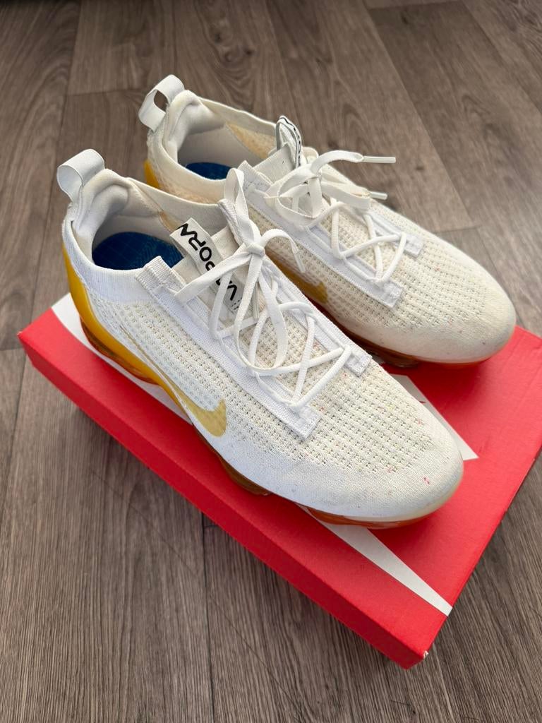 Nike air vapormax, Kleding | Heren, Schoenen, Ophalen of Verzenden, Zo goed als nieuw, Wit