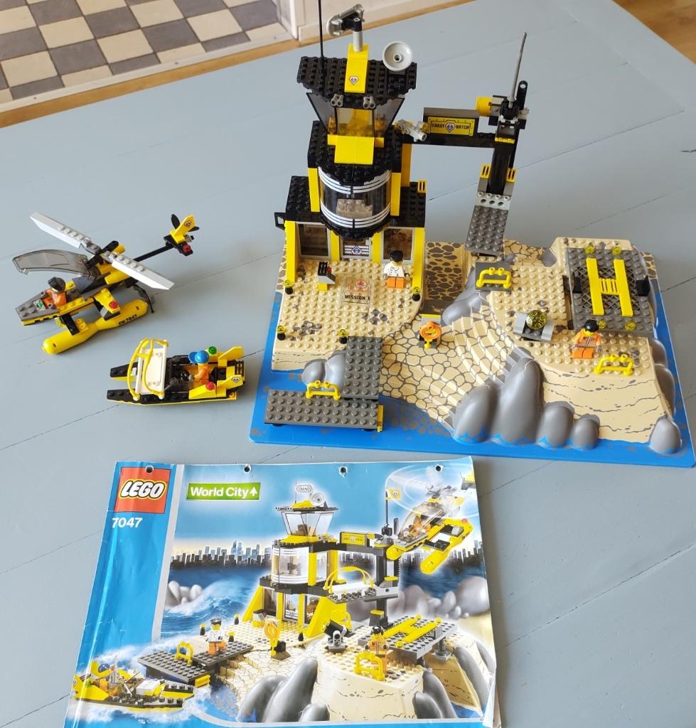 LEGO - World City - 7047 - Coast Watch HQ - 2000-2010, Kinderen en Baby's, Speelgoed | Duplo en Lego, Overige thema's, Lego, Ophalen of Verzenden