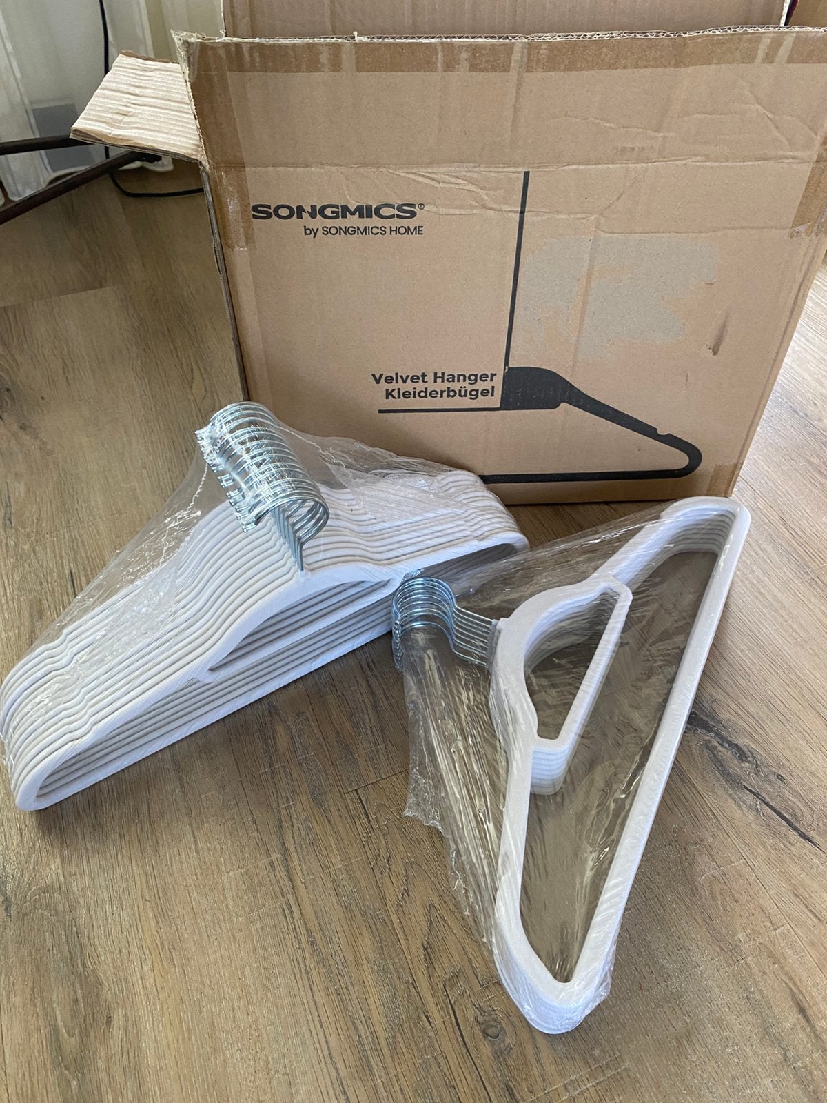 Kleerhangers fluweel wit, Ophalen of Verzenden, Nieuw, Fluweel