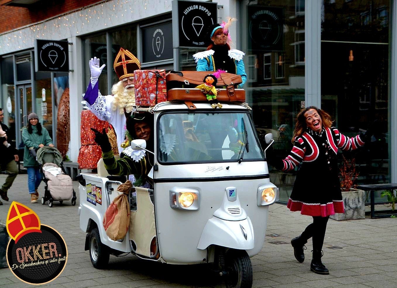 de Pakjes tuk tuk 12 van Sinterklaas! jouw mobiele disco act, Ophalen