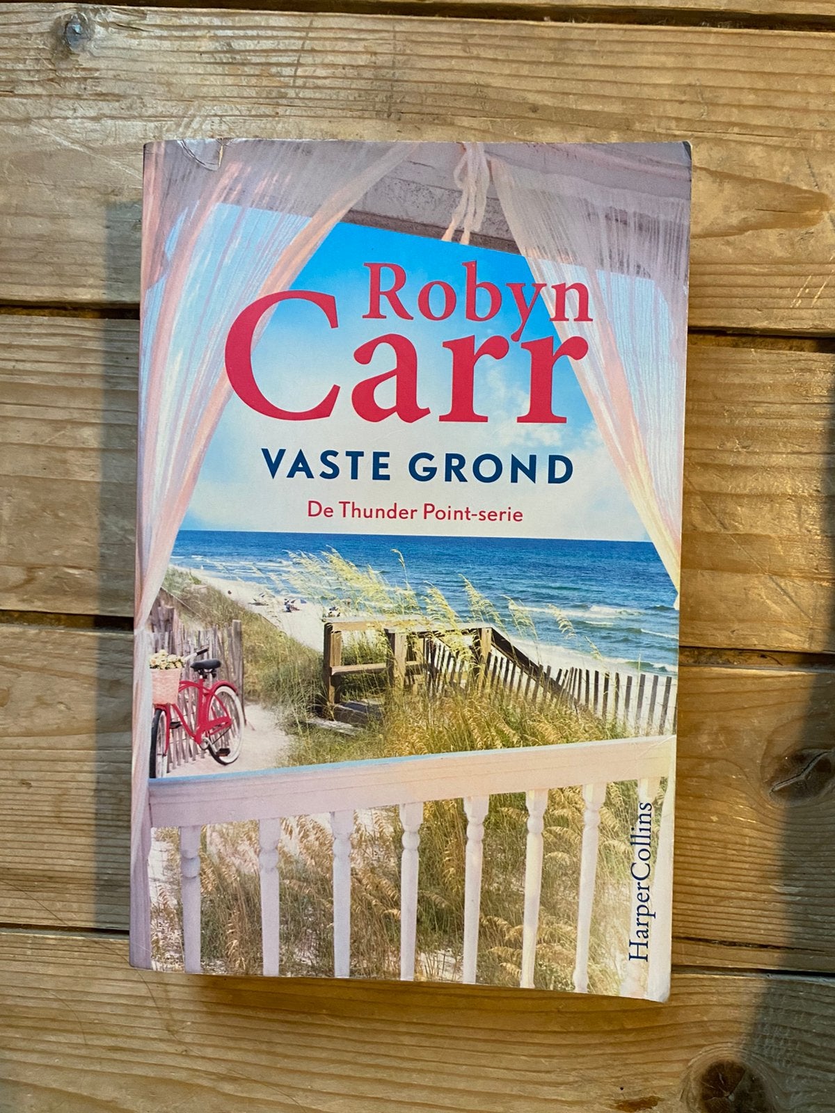 Vaste Grond - Robyn Carr, Ophalen of Verzenden, Gelezen