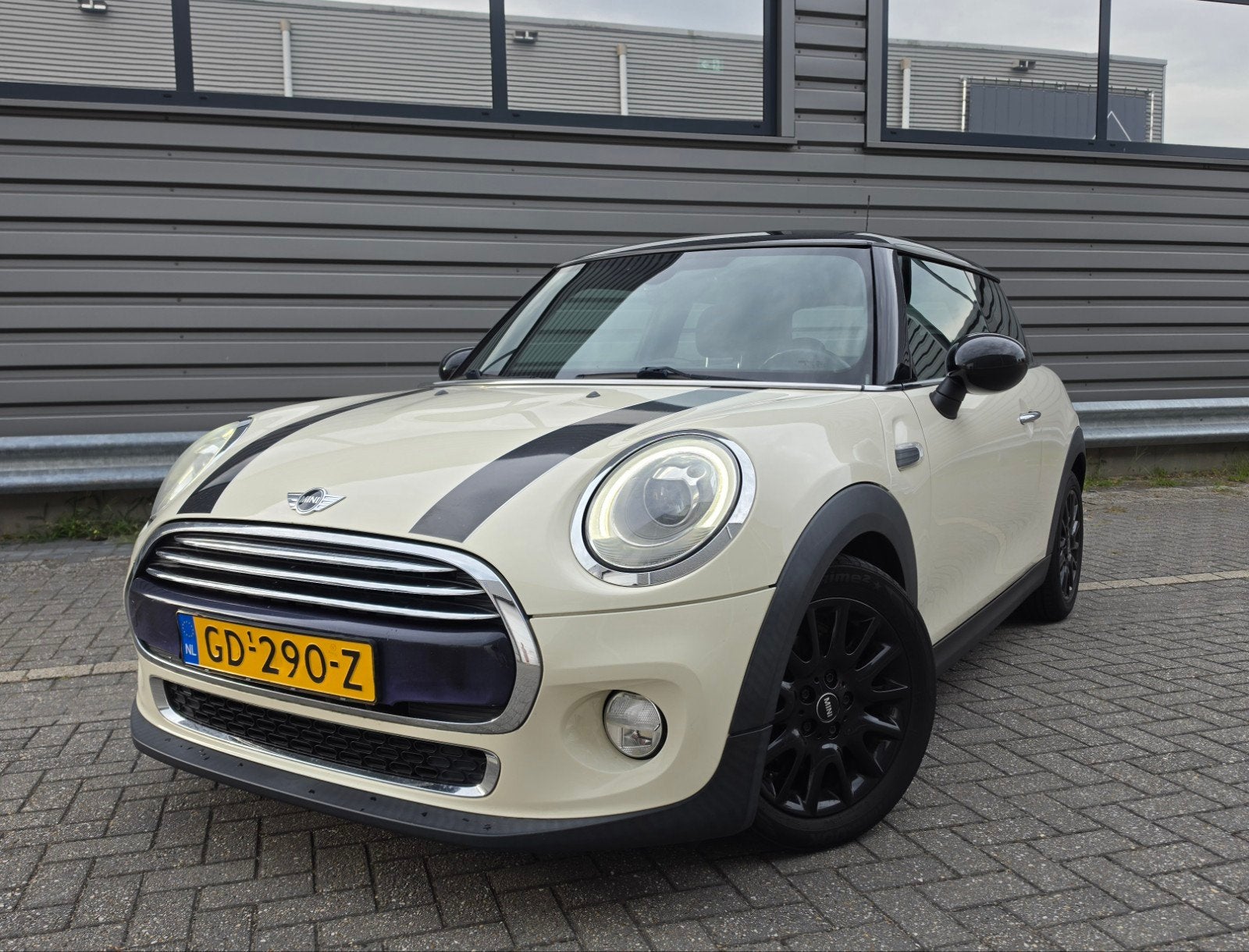 MINI Cooper 1.5 136 pk | 2015 | 2 eigenaren, Voorwielaandrijving, 136 pk, Euro 6, 4 stoelen