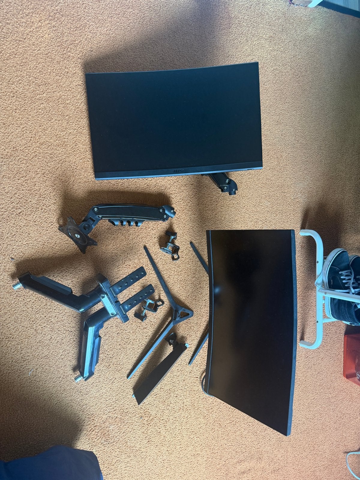 2x MSI 144hz G24C4 Gaming Monitor met Arm en Originele Steun, 101 t/m 150 Hz, Curved, Full HD, Ophalen