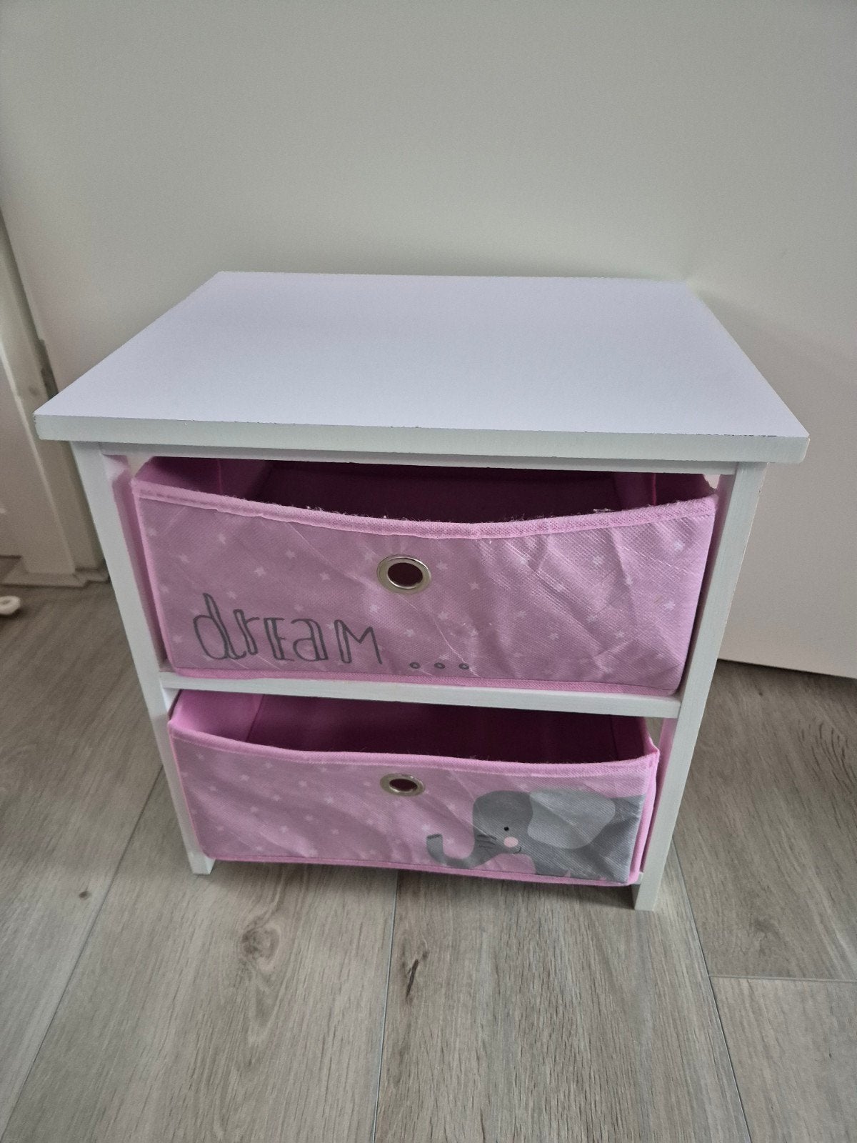 Nachtkastje/Commode met roze opbergmanden, Gebruikt, Ophalen, Minder dan 90 cm, Minder dan 75 cm