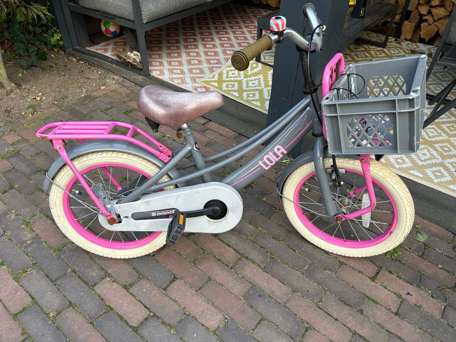 Kinderfiets Lola 16 inch - Grijs/Roze met mandje, Ophalen, Gebruikt, Terugtraprem, 16 tot 20 inch