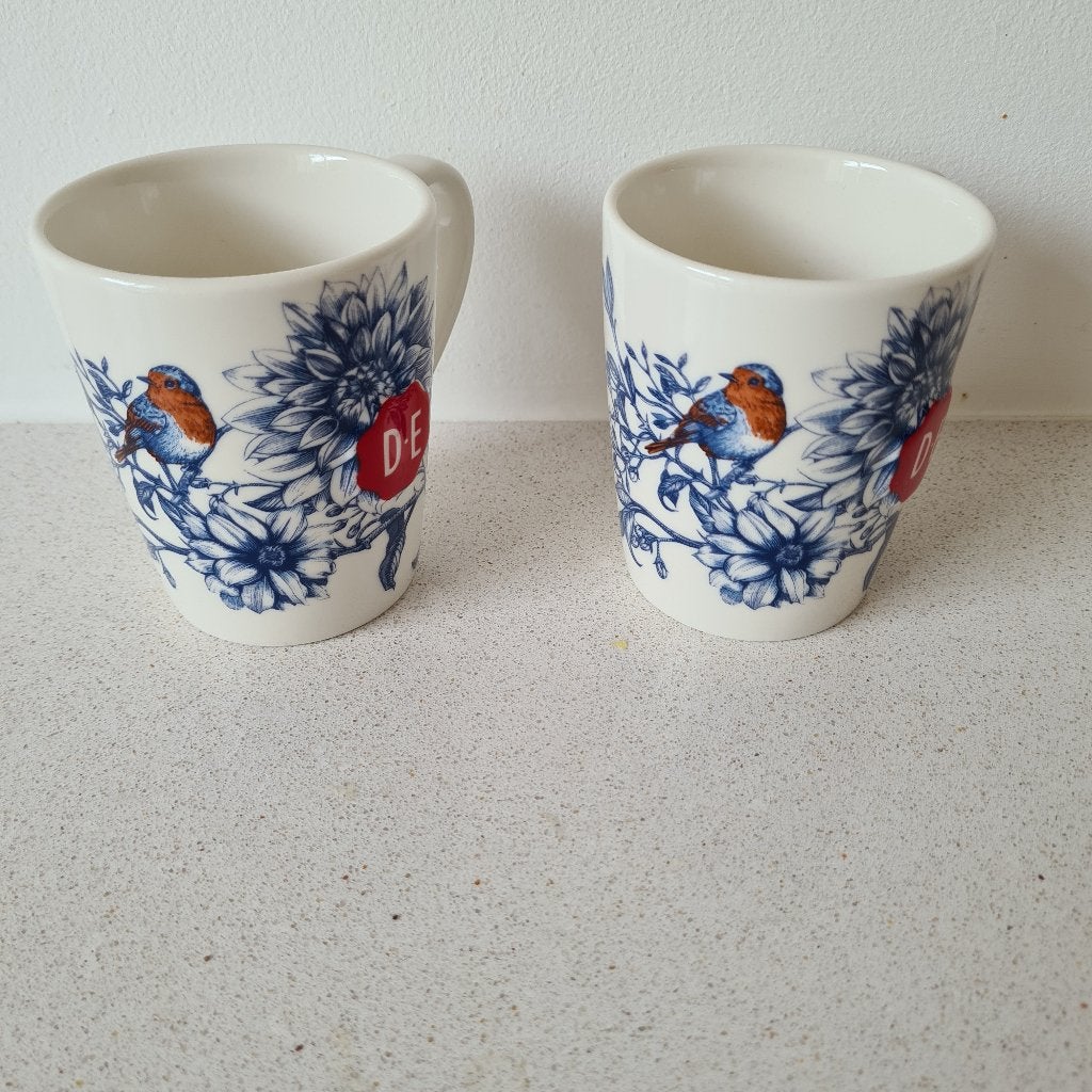 2 Douwe Egberts bekers Traditions roodborstje blauw setprijs, Huis en Inrichting, Keuken | Servies, Ophalen of Verzenden, Zo goed als nieuw