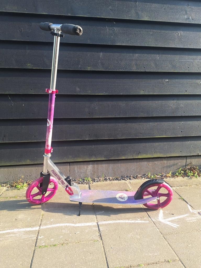 Apollo Phantom Pro paarse stuntstep met lichtjes, Fietsen en Brommers, Steps, Zo goed als nieuw, Gewone step, Ophalen of Verzenden