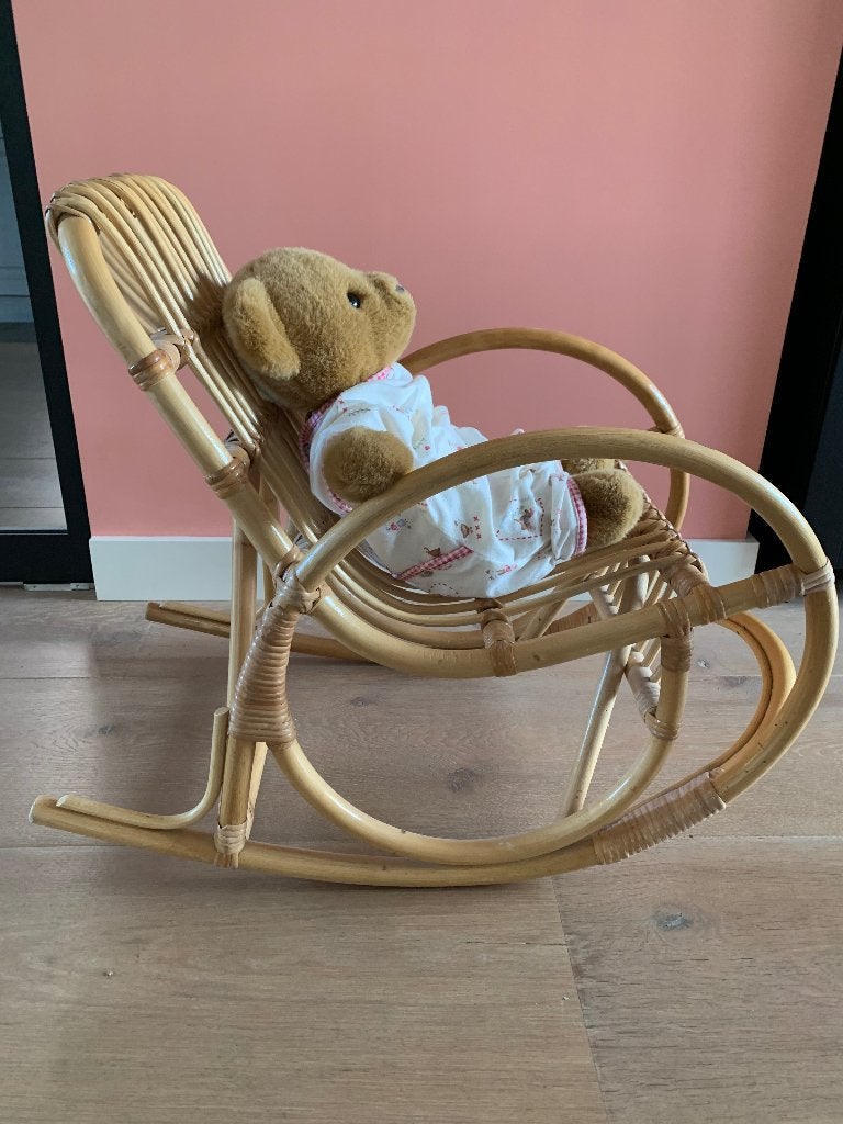 Rotan kinderschommelstoel, Ophalen, Zo goed als nieuw, Stoel(en)