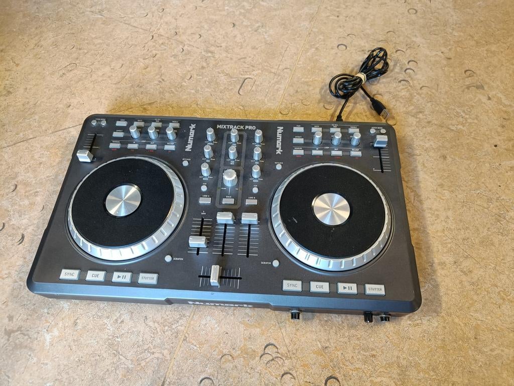 Numark Mixtrack Pro DJ Controller, Ophalen of Verzenden, Zo goed als nieuw, Draaitafel, Numark