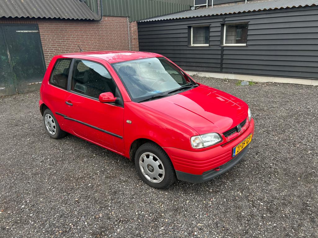 Seat Arosa 1.4 44KW AUT 1999 Rood, Auto's, Seat, 450 kg, 31 €/maand, 4 stoelen, Origineel Nederlands