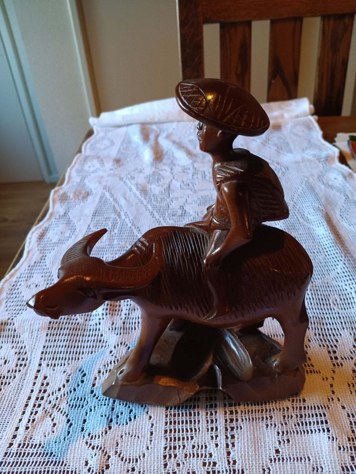 man op os/ buffel, Ophalen of Verzenden, Hout, Houtsnijwerk