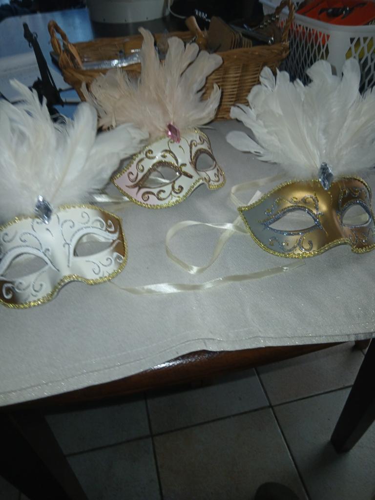 Venetiaanse Maskers met Veren - Feest & Carnaval, Ophalen of Verzenden