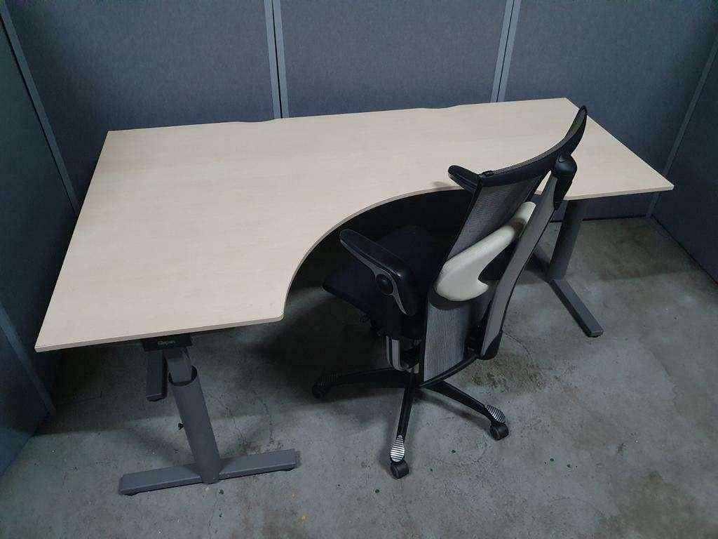 50x Gispen TM hoekbureau links en rechts 200x120, Gispen, 120 cm, Parallelweg West 23 4104 AZ Culemborg, In hoogte verstelbaar