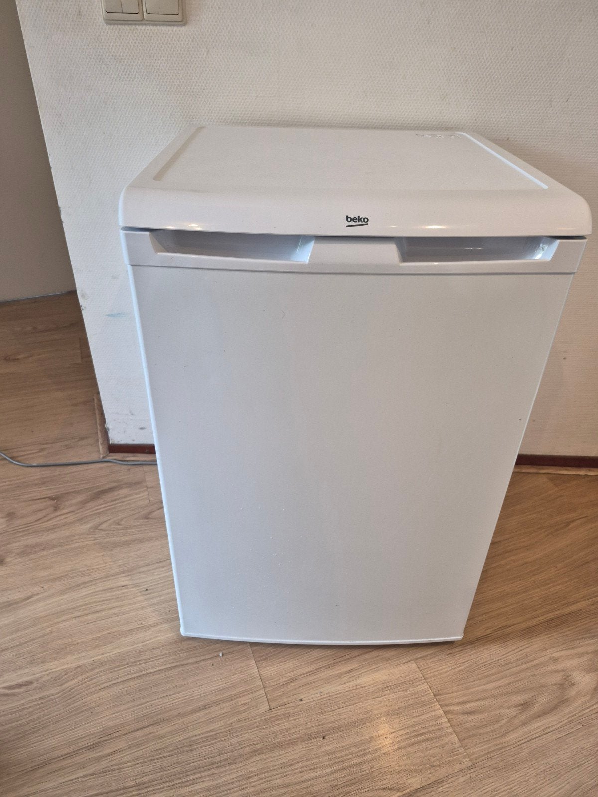 Beko FNE1074N vriezer, Minder dan 60 cm, Zo goed als nieuw, Vrijstaand, Ophalen