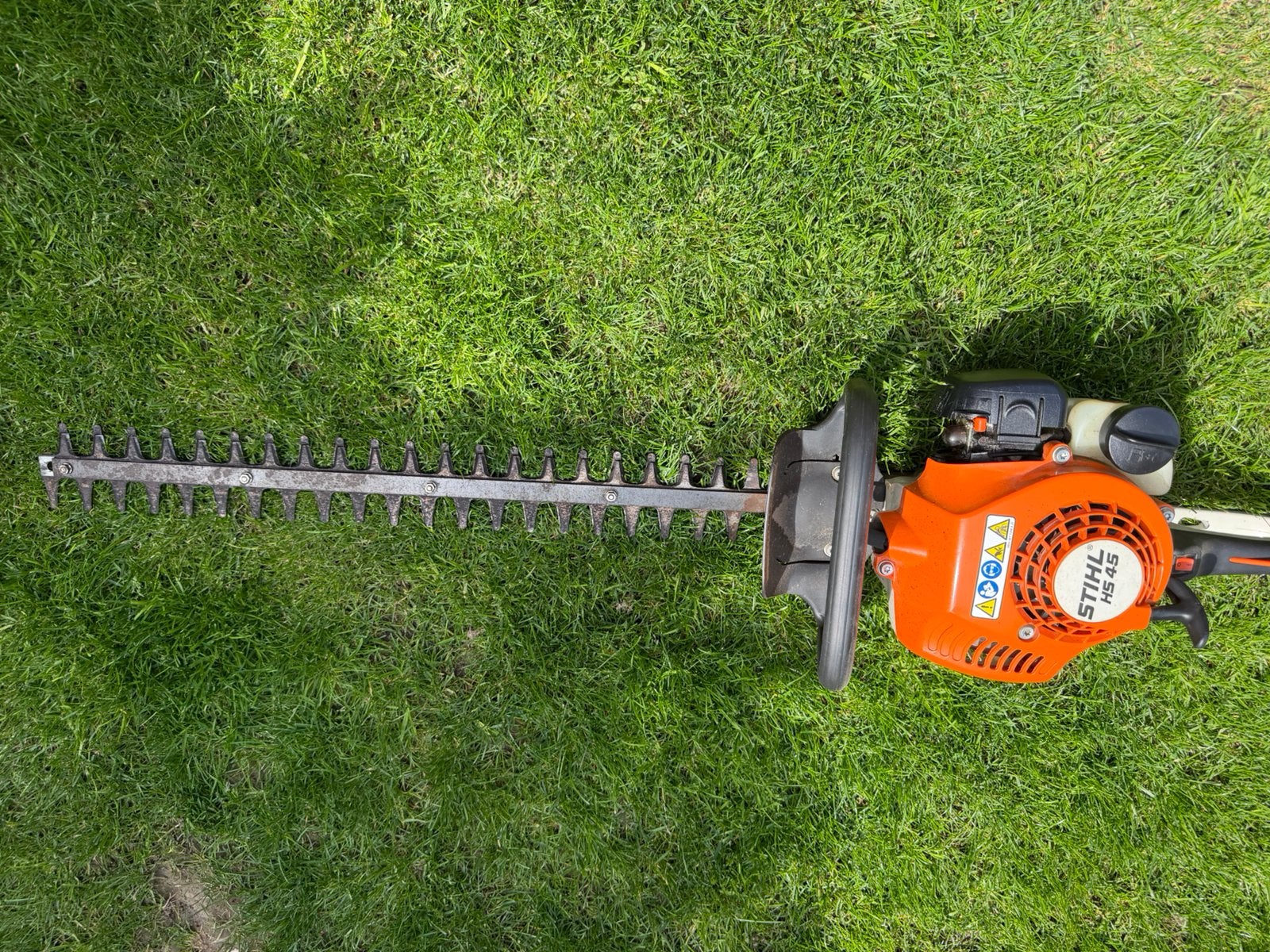 Mooi stihl hs 45 heggenschaar 60cm blad, Ophalen, Zo goed als nieuw, Benzine