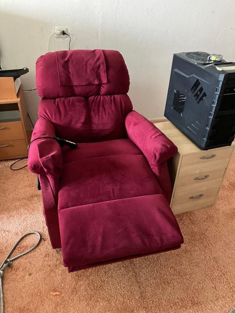 gratis af te halen Sta-op / Relaxstoel, Eindhoven, Huis en Inrichting, Ophalen, Gebruikt, 75 tot 100 cm, Stof