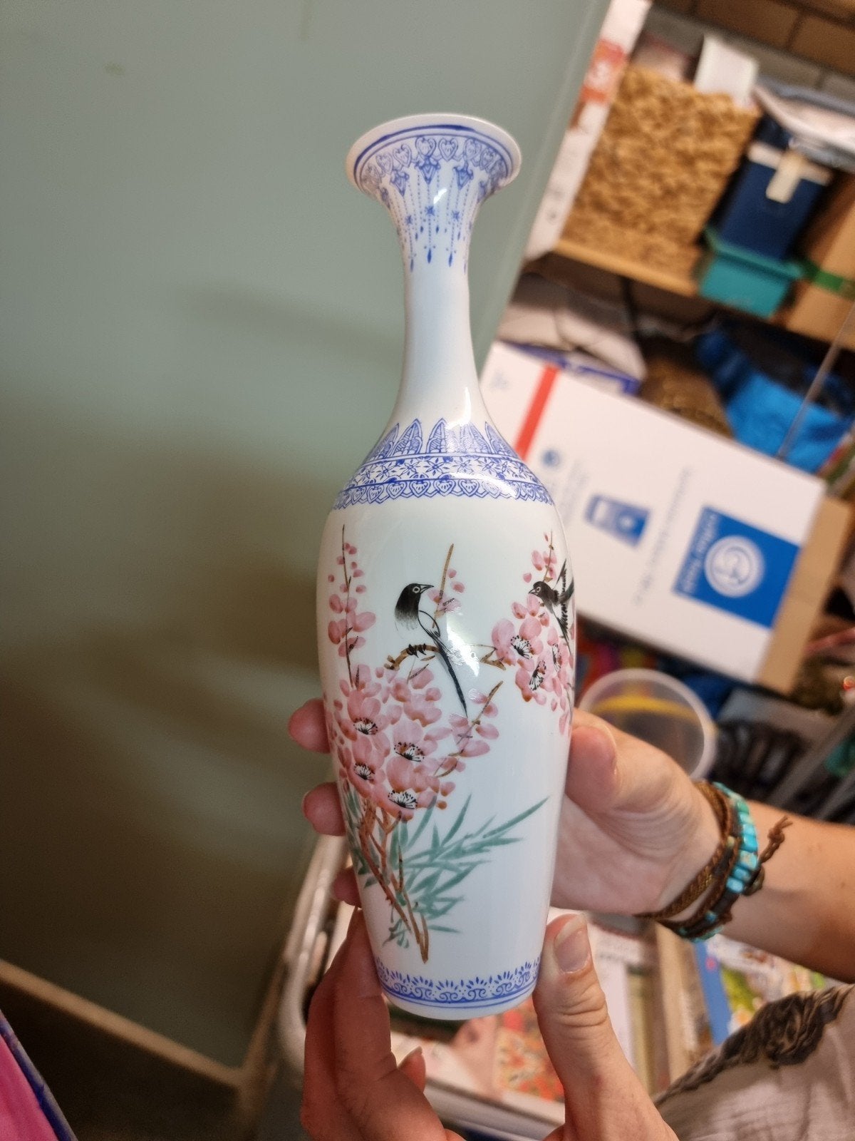 Fijne Chinese Famille Rose Vaas – Eierschaalporselein met Vo, Antiek en Kunst, Antiek | Vazen, Ophalen of Verzenden