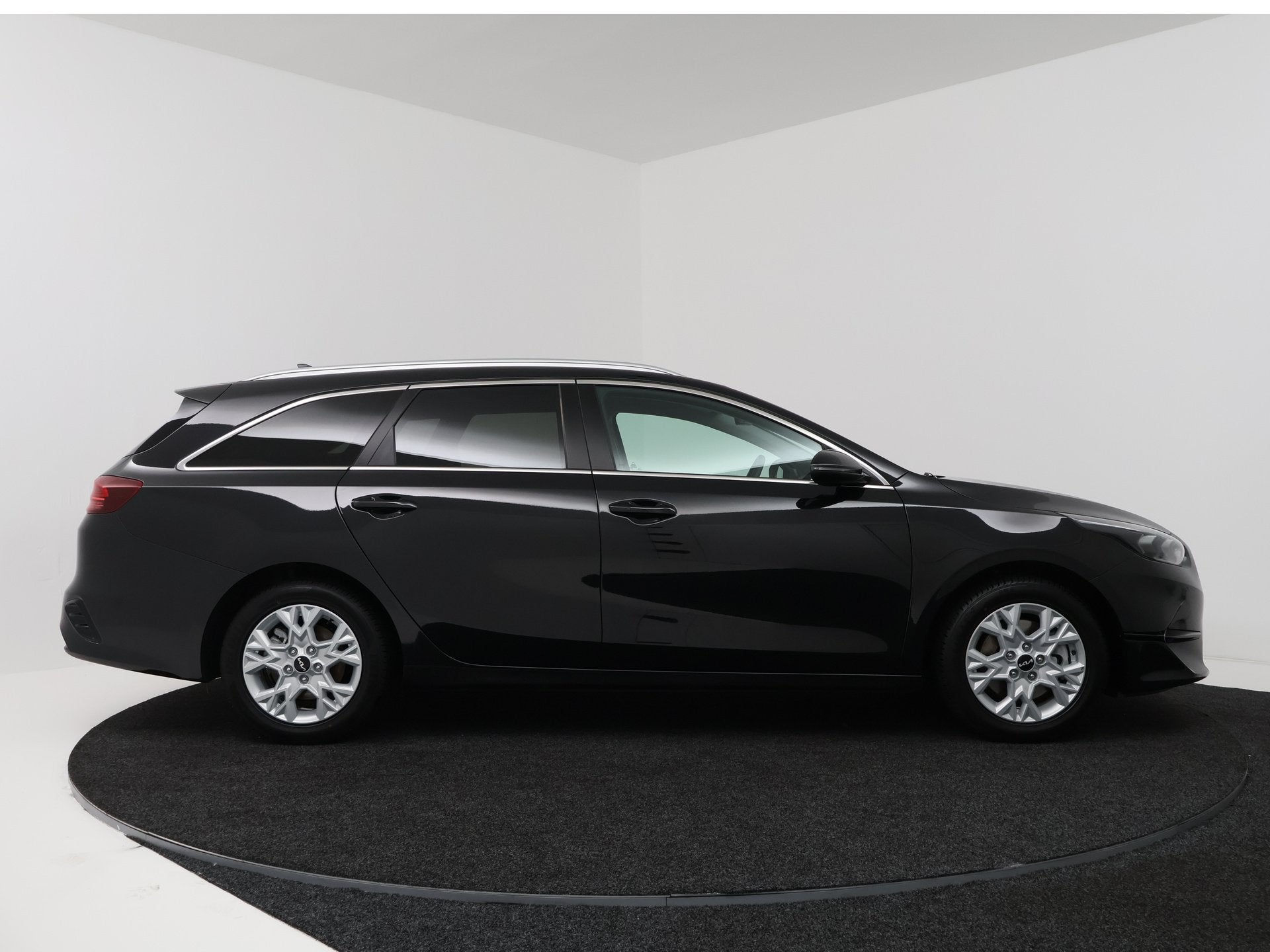 Foto 14 van Kia Ceed Sportswagon 1.0 T-GDi DynamicPlusLine | Stuur-/Stoe